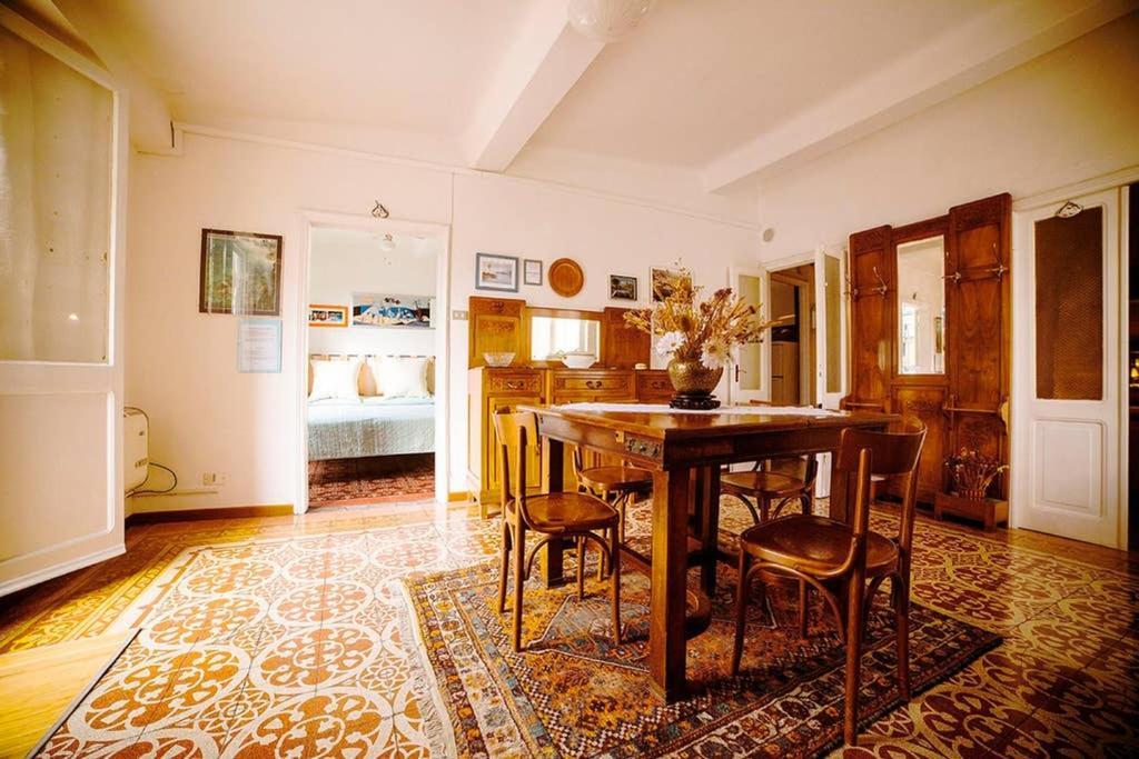 Apartment Sea View เวอนาซซา ภายนอก รูปภาพ