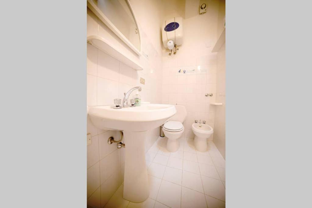 Apartment Sea View เวอนาซซา ภายนอก รูปภาพ